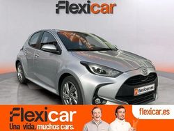 Gris Usado 2024 Toyota Yaris Hybrid Active Berlina | 20.490 € (Precio justo)