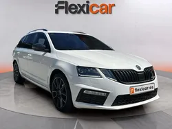 Blanco Usado 2017 Skoda Octavia RS Familiar | 20.390 € (Un poco caro)