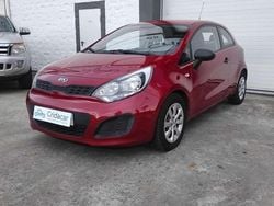 Burdeos Usado 2013 Kia Rio Utilitario | 7900 € (Un poco caro)
