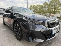 Gris / plata Usado 2024 BMW 520 Comfort Edition Berlina | 51.900 € (Un poco caro)