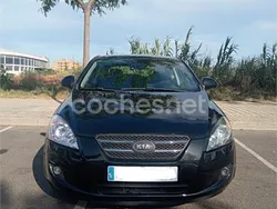 Negro Usado 2010 Kia Ceed Active Berlina | 5000 € (Buen precio)