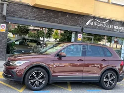 Granate Usado 2022 VW Tiguan Life SUV | 24.900 € (Super precio)