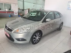 Beige Usado 2010 Ford Focus Trend Berlina | 5500 € (Precio justo)
