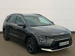 Gris / plata Usado 2023 Kia Niro SUV | 31.000 € (Caro)