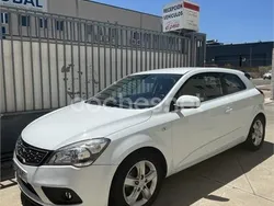 Blanco Usado 2012 Kia ProCeed Plus Utilitario | 4900 € (Precio justo)