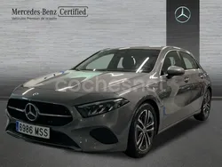 Gris / plata Usado 2024 Mercedes A180 Berlina | 33.400 € (Precio justo)