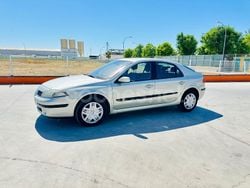 Beige Usado 2006 Renault Laguna II Authentique Berlina | 2499 € (Precio justo)