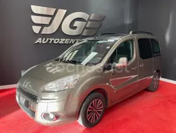 Marrón Usado 2012 Peugeot Partner Tepee Access Monovolumen | 8999 € (Precio justo)
