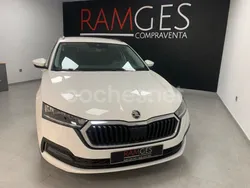Blanco Usado 2021 Skoda Octavia Active Berlina | 15.890 € (Buen precio)