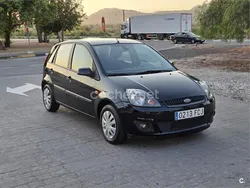 Negro Usado 2007 Ford Fiesta Ghia Utilitario | 3500 € (Precio justo)