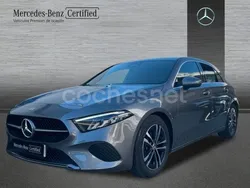 Gris / plata Usado 2024 Mercedes A200 Berlina | 34.800 € (Precio justo)