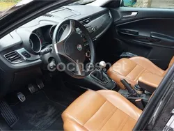 Violeta / lila Usado 2010 Alfa Romeo Giulietta Distinctive Utilitario | 8200 € (Precio justo)