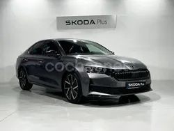 Gris / plata Usado 2025 Skoda Octavia SportLine Berlina | 32.900 € (Un poco caro)
