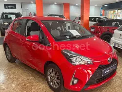 Rojo Usado 2017 Toyota Yaris Active Berlina | 9990 € (Precio justo)