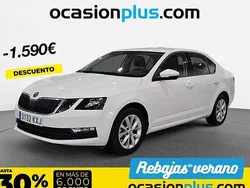 Blanco Usado 2019 Skoda Octavia Ambition Utilitario | 15.910 € (Precio justo)