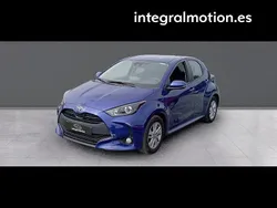 Azul Usado 2024 Toyota Yaris Edition Berlina | 19.990 € (Un poco caro)
