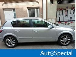 Gris / plata Usado 2005 Opel Astra Cosmo Berlina | 4690 € (Precio justo)