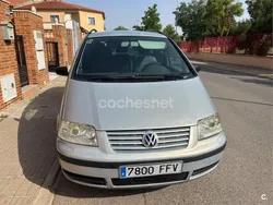 Gris / plata Usado 2006 VW Sharan Comfortline Monovolumen | 3800 €