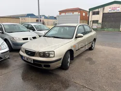 Beige Usado 2004 Hyundai Elantra GLS Berlina | 2100 €