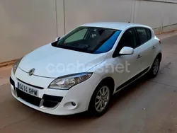 Blanco Usado 2009 Renault Mégane III Dynamique Berlina | 4490 € (Precio justo)