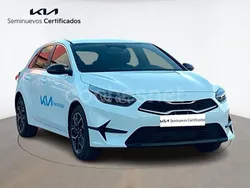 Blanco Usado 2025 Kia Ceed Style Berlina | 22.200 € (Caro)