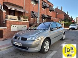 Gris / plata Usado 2004 Renault Mégane II Dynamique Berlina | 2900 € (Buen precio)
