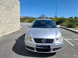Gris / plata Usado 2005 VW Polo Advance Berlina | 2100 € (Buen precio)