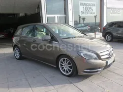 Beige Usado 2013 Mercedes B180 Monovolumen | 11.500 €