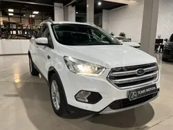 Blanco Usado 2017 Ford Kuga Trend SUV | 18.500 € (Un poco caro)