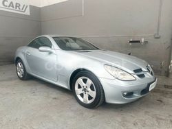 Gris / plata Usado 2004 Mercedes SLK200 Descapotable | 10.900 € (Un poco caro)