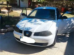 Blanco Usado 2002 Seat Ibiza Berlina | 2300 € (Precio justo)
