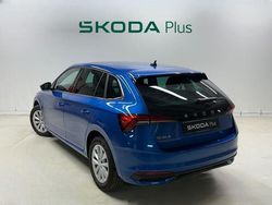 Azul Usado 2025 Skoda Scala Selection Utilitario | 24.400 € (Caro)