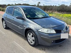 Gris / plata Usado 2009 Renault Mégane III Dynamique Berlina | 2300 € (Buen precio)