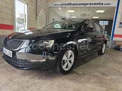 Negro Usado 2020 Skoda Octavia Ambition Berlina | 13.500 € (Precio justo)