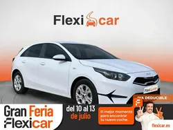 Blanco Usado 2023 Kia Ceed Berlina | 16.790 € (Buen precio)