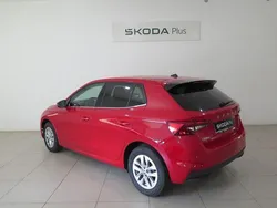 Rojo Usado 2024 Skoda Fabia Selection Utilitario | 16.900 € (Precio justo)