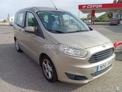 Beige Usado 2015 Ford Tourneo Courier Titanium Monovolumen | 10.490 € (Buen precio)