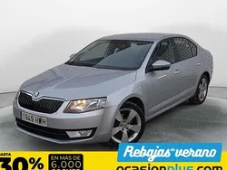 Plateado Usado 2014 Skoda Octavia Elegance Utilitario | 11.700 € (Precio justo)