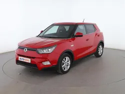 Rojo Usado 2015 Ssangyong Tivoli Limited SUV | 10.499 € (Precio justo)