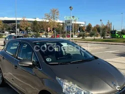 Gris / plata Usado 2012 Peugeot 208 Allure Utilitario | 5500 € (Precio justo)