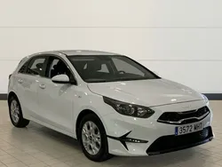 Blanco Usado 2023 Kia Ceed Utilitario | 19.400 € (Un poco caro)