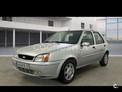 Gris / plata Usado 2001 Ford Fiesta Ghia Utilitario | 2800 €