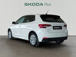 Blanco Usado 2023 Skoda Fabia Ambition Berlina | 15.900 € (Precio justo)