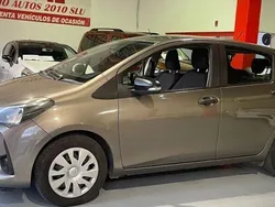 Marrón Usado 2019 Toyota Yaris Active Berlina | 13.900 €