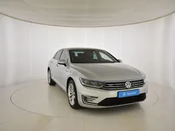 Gris/plata Usado 2016 VW Passat GTE Berlina | 19.990 € (Un poco caro)