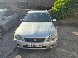 Gris / plata Usado 2000 Lexus IS200 Berlina | 7200 €
