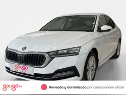 Blanco Usado 2024 Skoda Octavia Selection Berlina | 28.500 € (Precio justo)