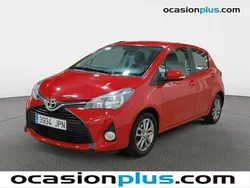 Rojo Usado 2016 Toyota Yaris Active Utilitario | 9900 € (Precio justo)