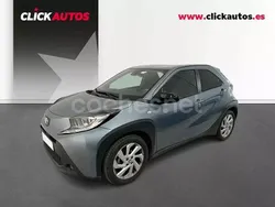Gris / plata Usado 2024 Toyota Aygo Play Utilitario | 15.600 € (Un poco caro)