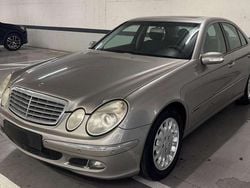 Gris Usado 2006 Mercedes E220 Avantgarde Berlina | 3500 € (Super precio)